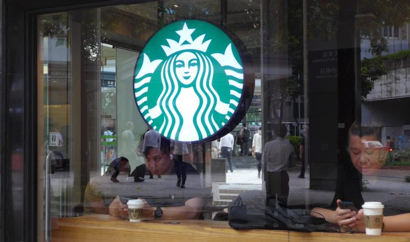  To fix Starbucks, incoming CEO will have to tackle its mobile app problem