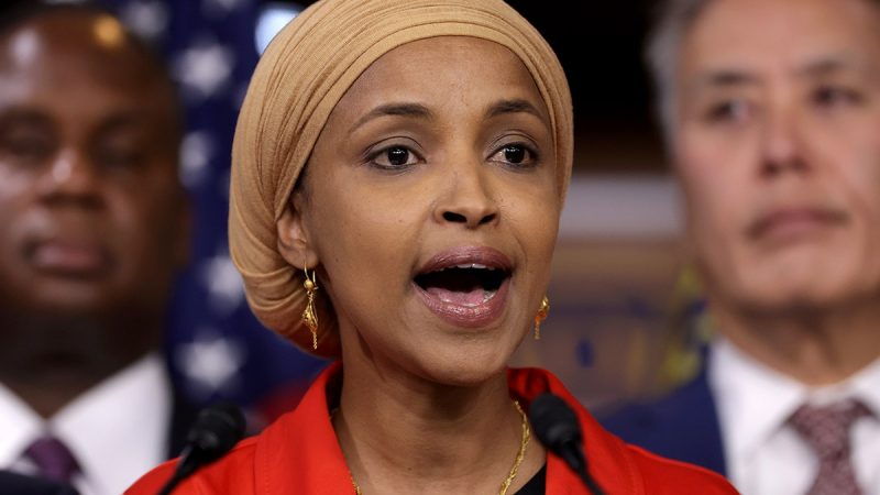  Ilhan Omar spotlights hypocrisy of politicians who criticized Trump but are attending inauguration