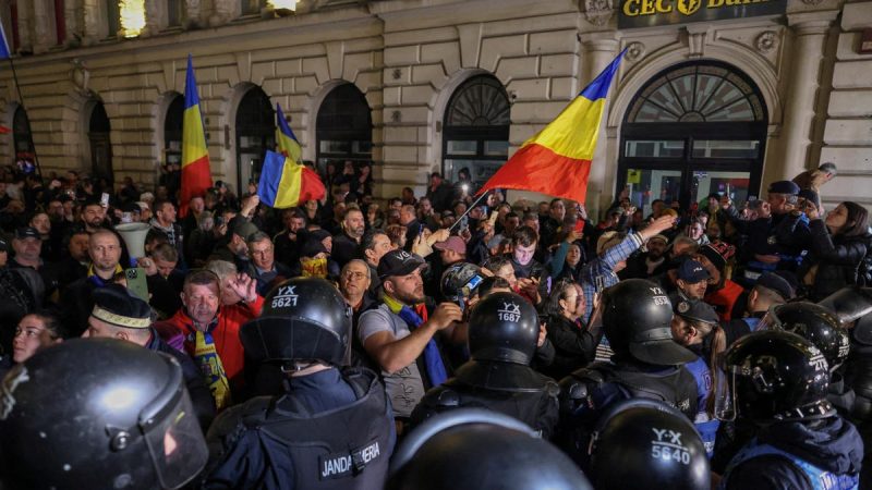  Romania’s now-barred presidential frontrunner Călin Georgescu claims he is facing Trump-like charges