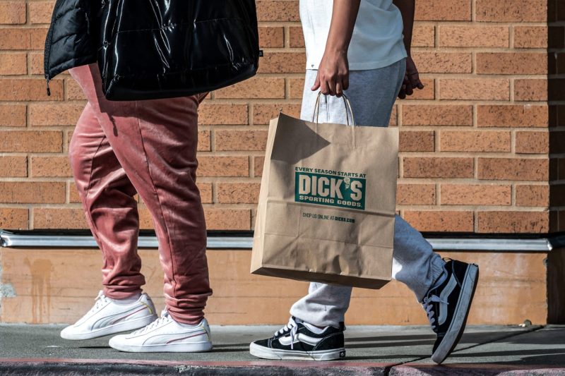  Dick’s Sporting Goods is latest retailer to forecast rocky 2025 as recession fears swirl