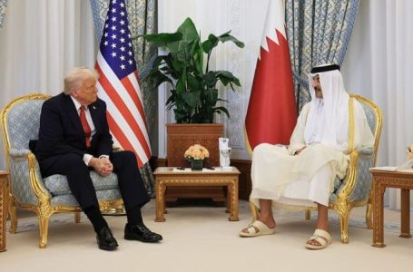 Trump signs agreements with Qatar on defense and Boeing purchases