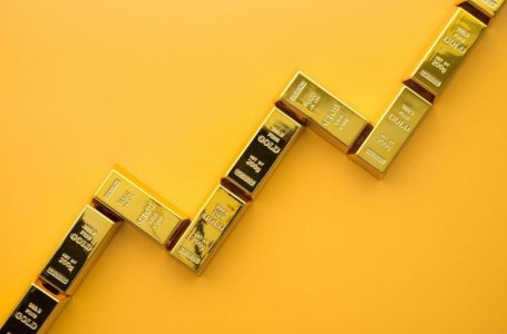 Fund Manager: Gold Stocks a Strategic Opportunity for Investors