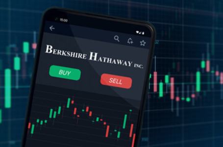 Buffett Hands Over Reins, What’s Next for Berkshire’s Capital Strategy?