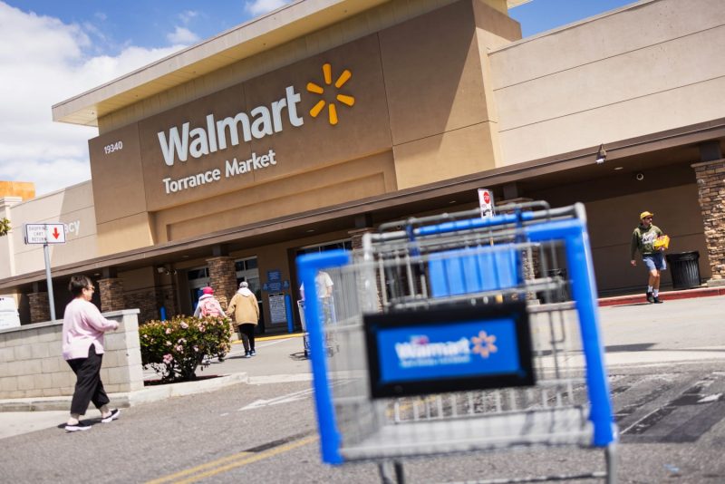  Walmart is using its own fintech firm to provide credit cards after dumping Capital One