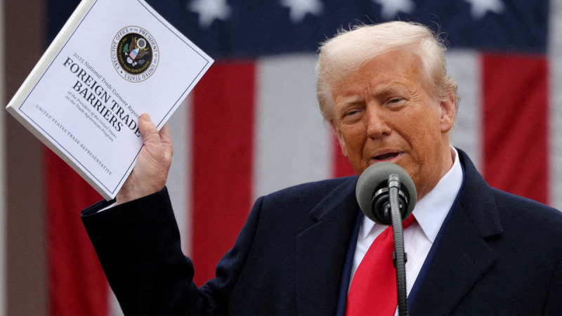  Tariff fight escalates as Trump appeals second court loss