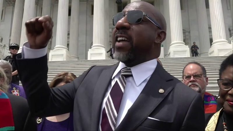  Dems join clergy to pray for ‘moral reckoning’ to fix Big, Beautiful Bill: ‘I still know how to agitate’