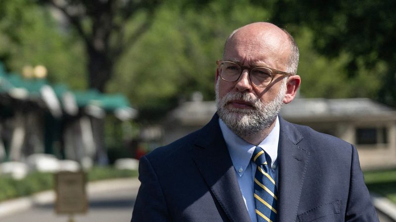  ‘Irrelevant’: Senators push back against Vought’s call for more partisan spending process