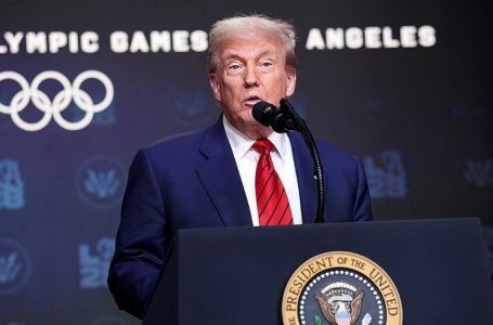 Trump blasts Schumer, Democrats as ‘country-hating thugs’ amid blockade on Senate nominees