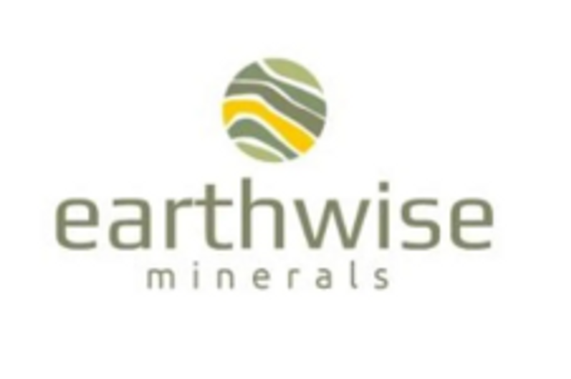  Earthwise Minerals Completes Phase 1 Field Program at Iron Range Gold Project, BC