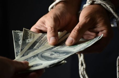 Crypto Market Update: Bitcoin ETFs Bleed US$1.46B in Four Days Amid Stagflation Jitters