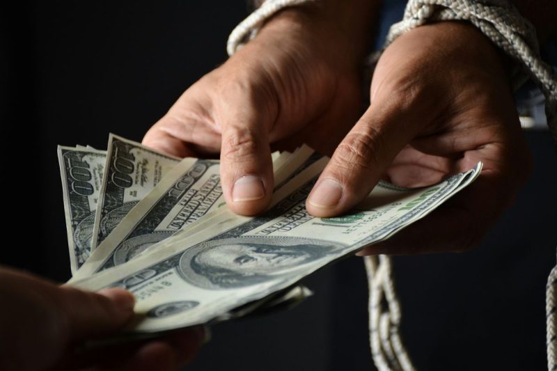 Crypto Market Update: Bitcoin ETFs Bleed US$1.46B in Four Days Amid Stagflation Jitters