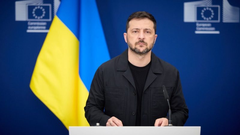 Ukrainian designer predicts Zelenskyy will wear military suit for high-stakes Trump meeting