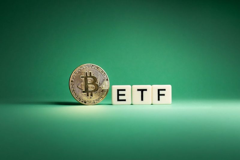  Crypto Market Update: Spot Bitcoin ETFs See US$553 Million in Inflows, Dormant Whale Resurfaces