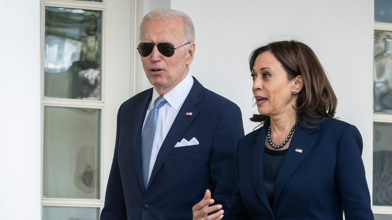  Harris literally threw ‘JOE BIDEN WON’ talking points on table after disastrous debate: ‘Are you kidding me?’
