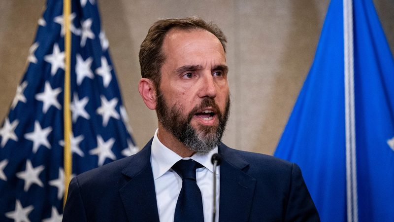  Jack Smith pushes for public testimony to confront ‘mischaracterizations’ of Trump probes