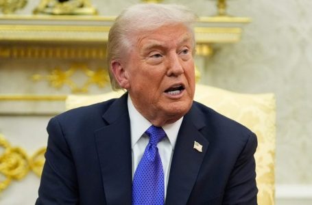 Trump dances with Malaysian performers as he kicks off Asia tour in lively fashion