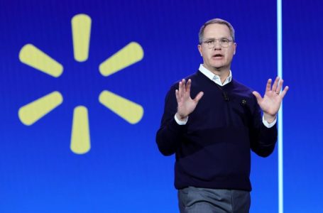 Longtime Walmart CEO to step down in January