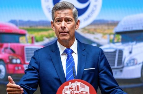 Trump admin gives $10k bonuses to air traffic controllers with perfect attendance during government shutdown