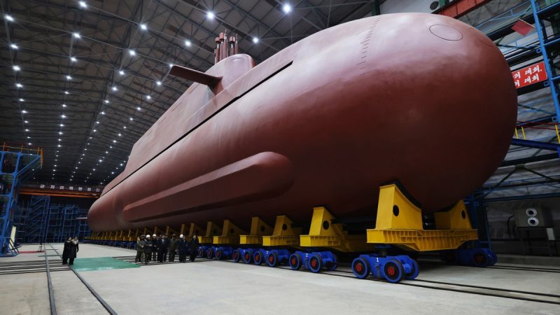  North Korea releases images of development of nuclear-powered submarine