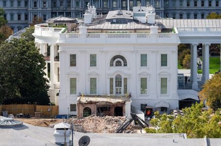 Preservation group sues Trump administration over White House ballroom project