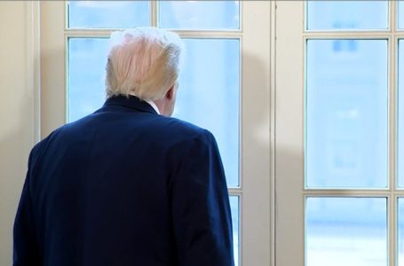 Trump pauses oil exec summit to peek at White House ballroom’s progress