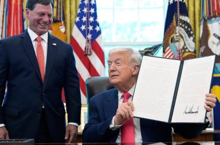 New MAGA coalition led by Sean Spicer targets voting demographic that will be crucial in 2026 midterms