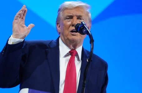 Poll shows which party has the edge ahead of midterm elections for Congress