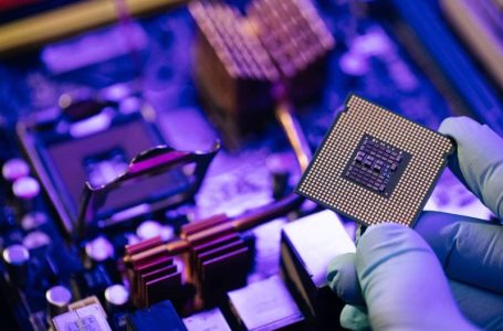 Tech Weekly: Chip Stocks Pop to Close Volatile Trading Week