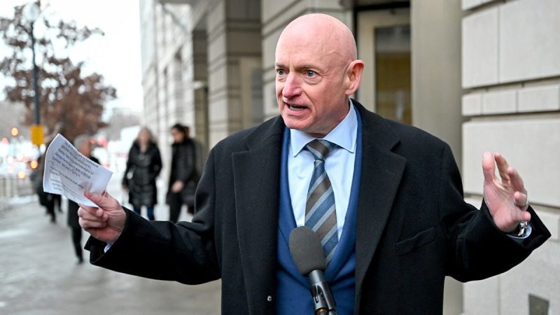  Federal judge grills DOJ lawyers over censure of Democratic senator