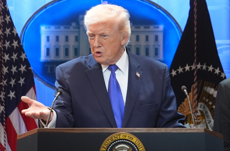 Trump signs off on 10% global tariff, criticizes Supreme Court justices after ruling