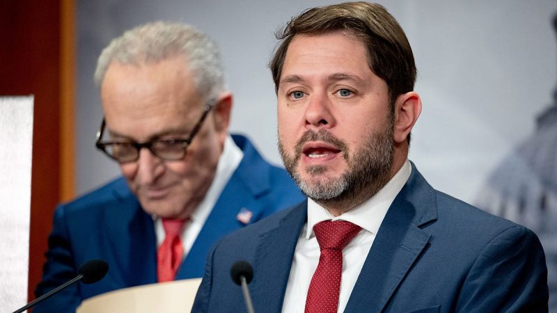  Dem senator puts Trump on notice over ‘unlawfully collected’ tariff funds after SCOTUS loss