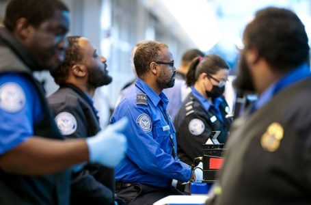 TSA workers brace for missed paychecks as Democrats hold firm on DHS funding