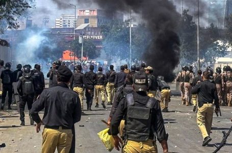 Protesters storm US Consulate in Pakistan, at least 9 dead