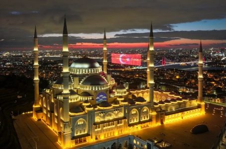 NATO defenses shoot down Iranian missile fired toward Turkey, defense ministry says