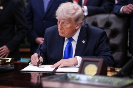 Trump signs executive order expanding access to retirement accounts